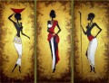アフリカの三連祭壇画に金粉を持つ黒人女性